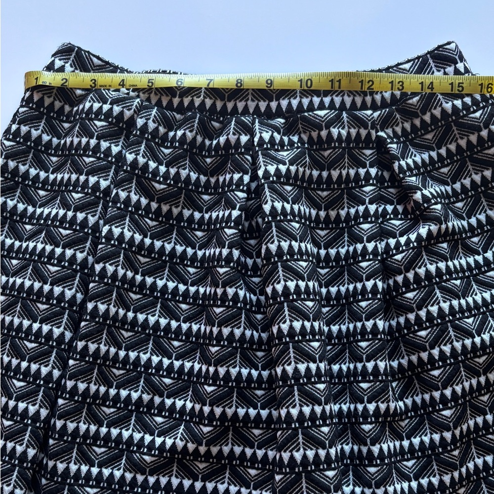 JOE B SKIRT - Picture 10 of 11
